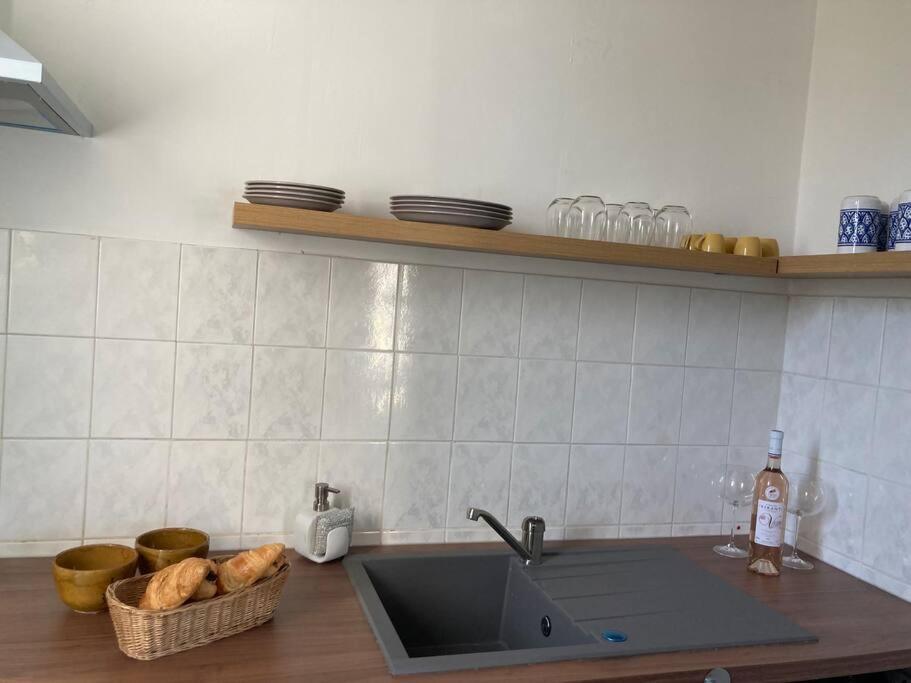 Cozy Studio With Balcony And Free Parking Aix-en-Provence Bagian luar foto