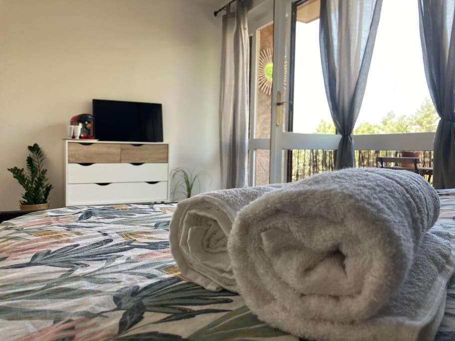 Cozy Studio With Balcony And Free Parking Aix-en-Provence Bagian luar foto